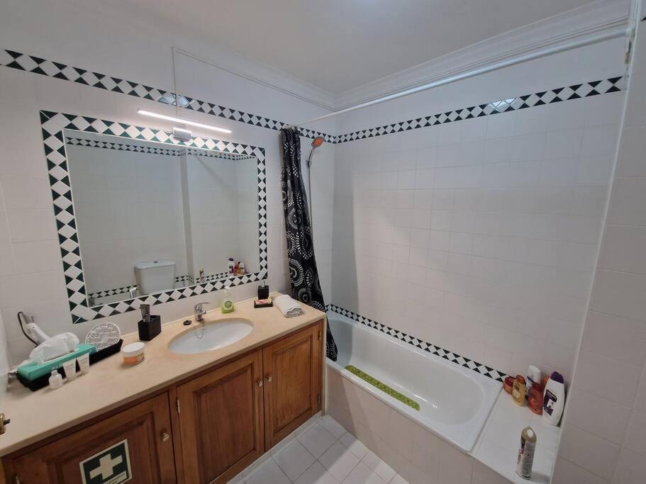 Charming Beachside Apartment- The Perfect Getaway! Albufeira Exteriér fotografie